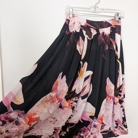 Floral Navy Print Skirt - Picture 2 of 6